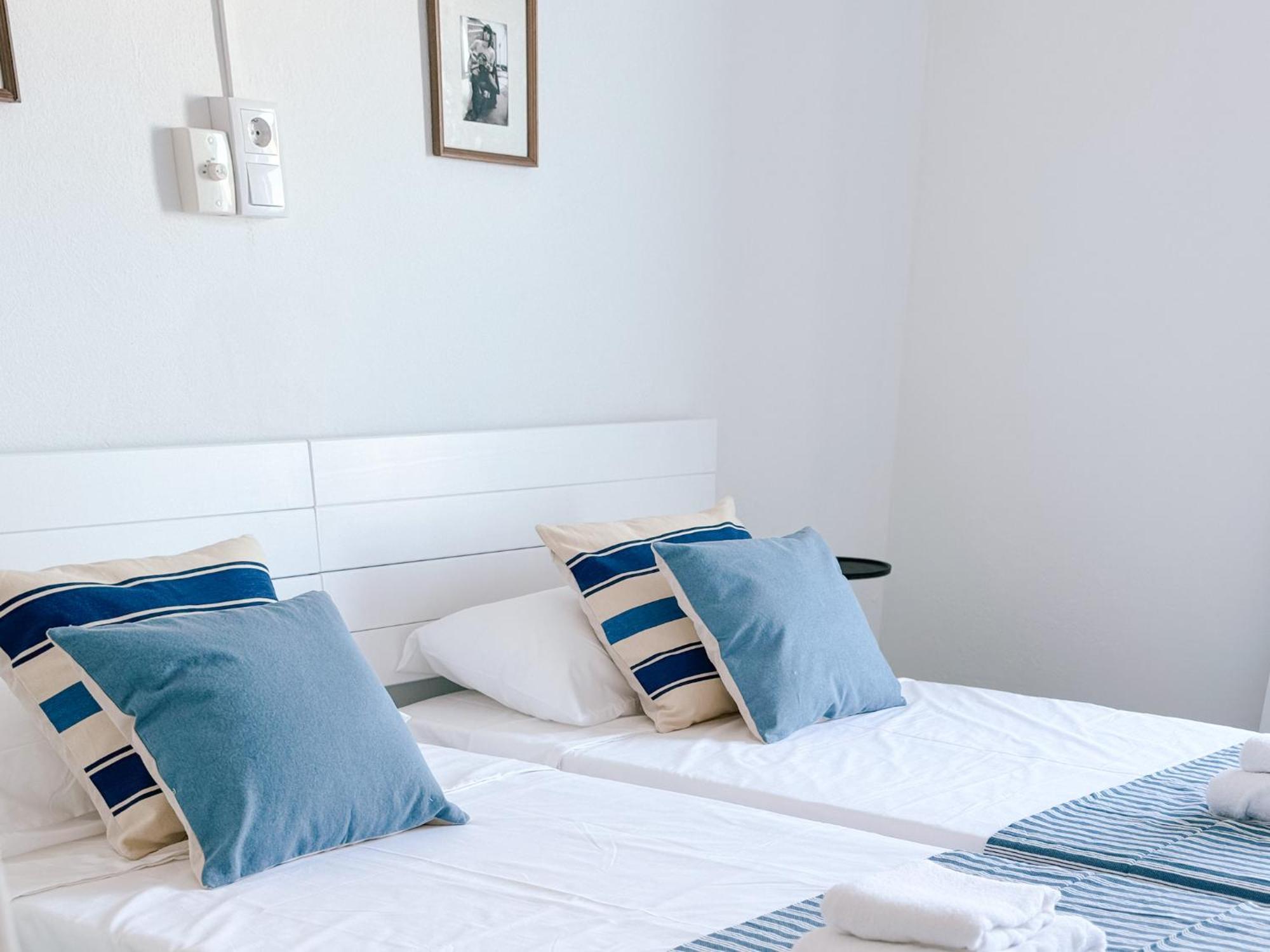 Hostal Sa Roqueta Mahon ภายนอก รูปภาพ