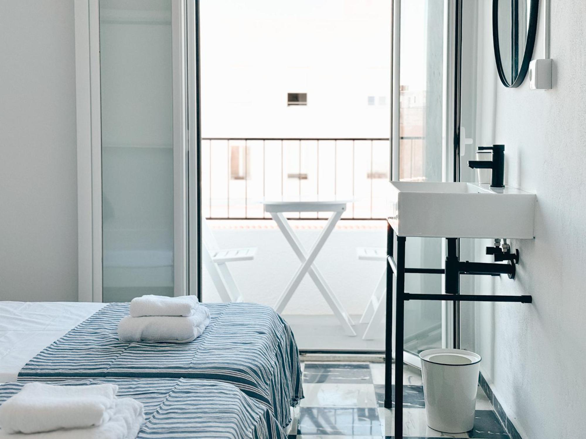 Hostal Sa Roqueta Mahon ภายนอก รูปภาพ