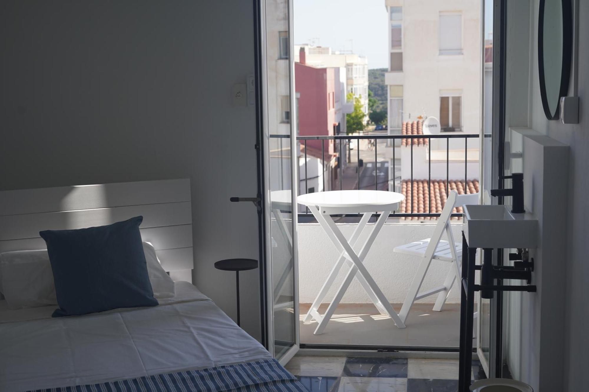Hostal Sa Roqueta Mahon ภายนอก รูปภาพ